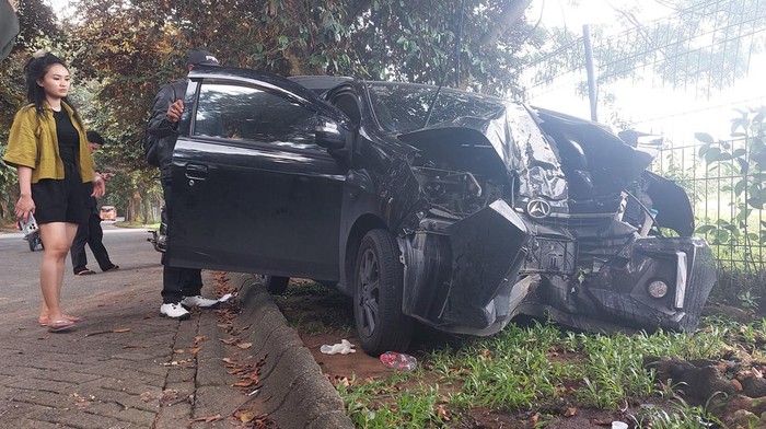 Mobil Ringsek di Bogor, Sopir Diduga Lalai