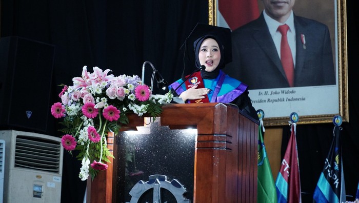 Nadya, teman tuli yang lulus cum laude dari ITS
