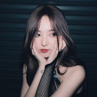 Wanita kelahiran Bangkok itu juga cukup sering membintangi berbagai drama dan acara televisi. Ia pun tampil dalam 2gether: The Series, serial yang membesarkan nama Bright.  Foto: Instagram @nenevader