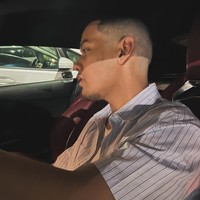 Dengan rambut cepak, jenggot tipis, dan anting di telinganya, Nino jadi terlihat semakin macho. Nino ganteng amatttt …beda bgt jd kek Bule …sukses biat pendidikannya…. tulis salah satu komentar. Kirain Cowok2 Spanyol tadi uhh Ganteng Badass Nino, tambah komentar lain. Foto: Instagram/@astridkuya