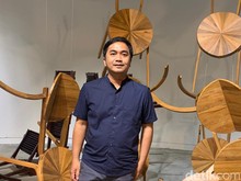 Merayakan Kursi