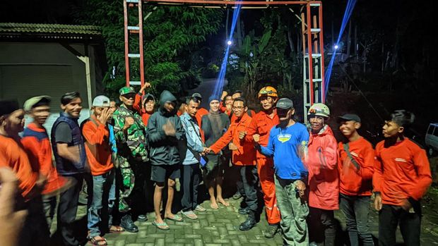 pendaki asal Surabaya tersesat di Gunung Penanggungan
