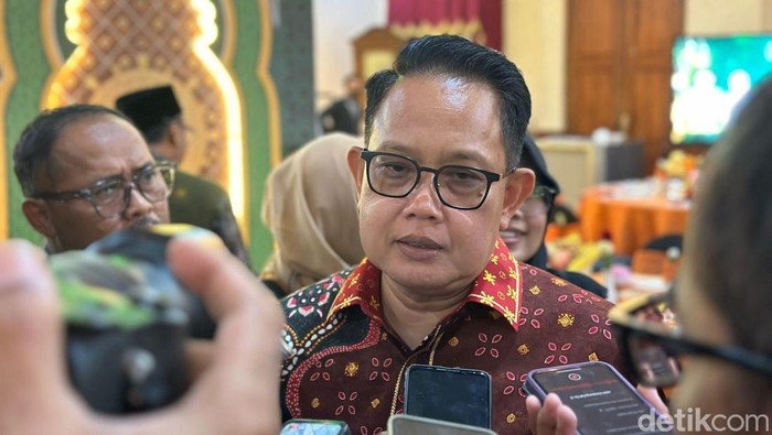 Pj Gubernur Jatim Adhy Karyono.
