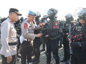 Polisi yang Jaga Sidang Putusan Sengketa Pilpres Dilarang Bawa Senpi-Sajam