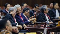MK mengatakan pertimbangan dalam putusan ini berkaitan dengan pertimbangan dalam putusan terhadap gugatan dari Anies-Muhaimin. MK menyatakan pertimbangan dalam putusan Ganjar-Mahfud bakal banyak sama karena masih terkait dalam satu peristiwa, yakni Pilpres 2024.