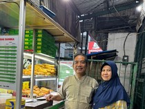 Kisah Sukses Penjual Martabak Bisa Naik Haji dan Sekolahkan 3 Anak hingga Sarjana