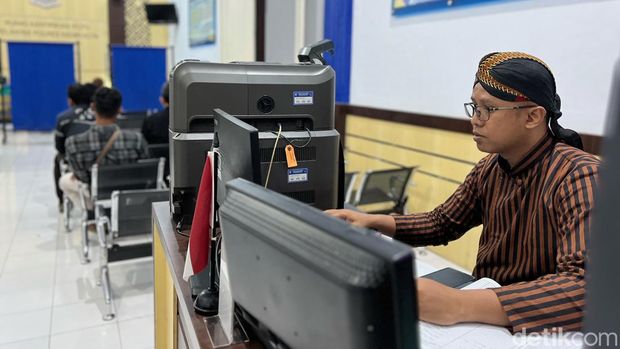 Satpas Polres Kediri Kota peringati Hari Kartini
