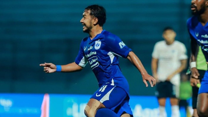 Selebrasi Gian Zola PSIS usai cetak gol ke gawang Rans, Senin (22/4/2024).