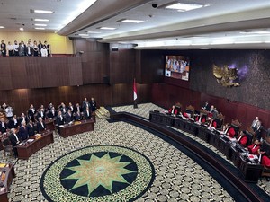 Hakim MK: Tak Ada Hubungan Bansos dengan Kenaikan Suara Paslon