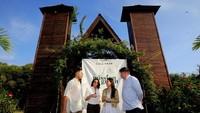Vice President of Footwear & Active Division Kanmo Group Lee Walker juga hadir dalam kegiatan tersebut. 