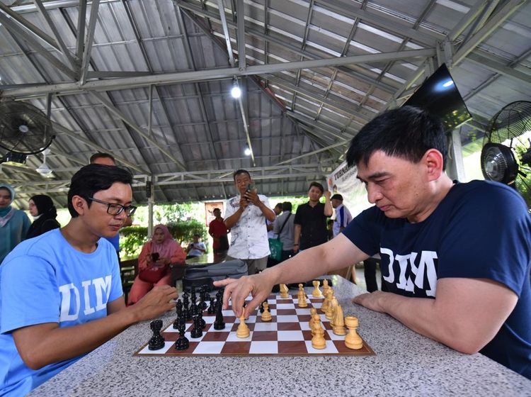 Turnamen Catur untuk Membangun Kebersamaan Masyarakat