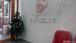 Hangout di Jaksel Sambil Ngunyah Pizza yang Mulur Kejunya