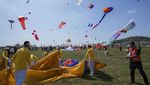 Warna-warni Festival Layangan Hiasi Langit China