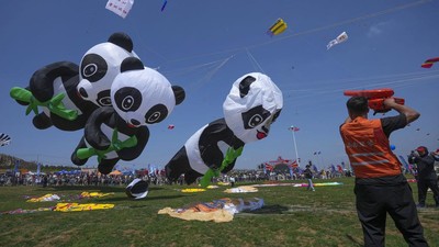 Warna-warni Festival Layangan Hiasi Langit China