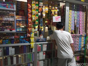 Dilarang Buka 24 Jam, Anggota DPR: Warung Madura Gerakkan Ekonomi Rakyat