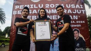 Aksi Petisi Damai dari Ketiga Relawan Capres
