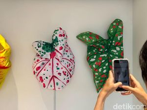 Kece Banget! Ada Patung Bunga Nyentrik Erwin Windu Pranata