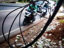 Awas! Ada Kabel Menjuntai di Lebak Bulus