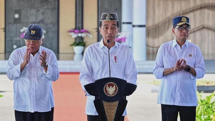 Presiden Joko Widodo (Jokowi) meresmikan Bandara Panua, Kabupaten Pohuwato, Gorontalo.
