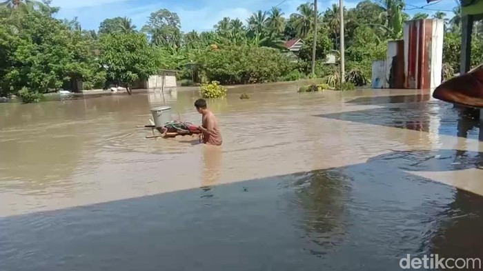 Air Bah Menggenangi Tiga Desa di Luwu Utara Sulsel, Ketinggian Capai 1 Meter