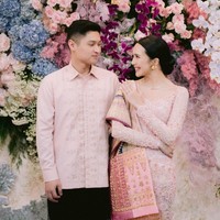 Beby dan Rizki akhirnya resmi bertunangan pada 21 April 2024. Kabar pertunangan Beby dan Rizki sempat mengejutkan para penggemar karena keduanya jarang mengumbar perihal hubungan mereka. Foto: Instagram/@bebytsabina