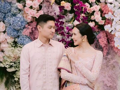 10 Inspirasi Kebaya Lamaran Artis 2024 yang Cantik Elegan