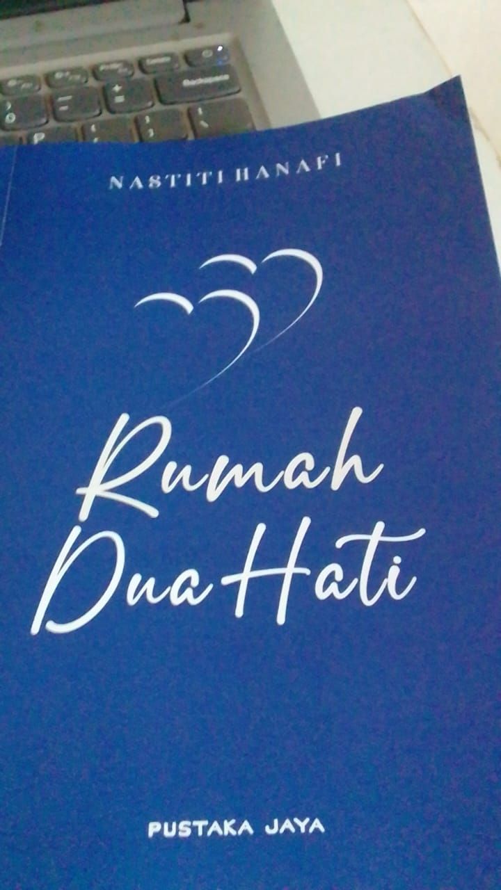 Cover novel Rumah Dua Hati (Rakhmad/detikcom)