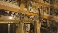 Sejumlah bangunan yang telah ditinggal penghuninya akibat gempa pada 3 April lalu kini semakin rusak setelah dihantam gempa terbaru. 