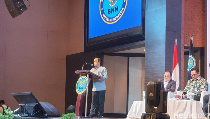 Direktur Pembinaan Narapidana dan Latihan Kerja Produksi Ditjenpas Erwedi Supriyatno menyampaikan pemaparan dalam kegiatan Workshop Indonesia Bersinar di Hotel Grand Aston City Hall, Kota Medan, Selasa (23/4/2024). (Agung Zepanya Bangun/detikSumut) menyampaikan pemaparan dalam kegiatan Workshop Indonesia Bersinar di Hotel Grand Aston City Hall, Kota Medan, Selasa (23/4/2024). (Agung Zepanya Bangun/detikSumut)