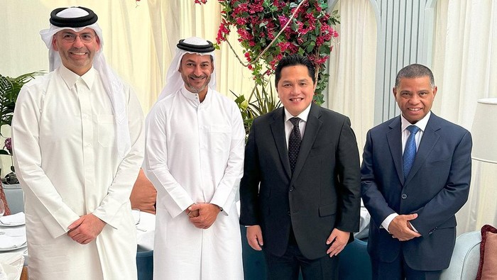 Menteri BUMN Erick Thohir bertemu dengan para petinggi Ooredoo saat berkunjung ke Qatar. Dalam kunjungan tersebut, Erick ditemani Duta Besar Indonesia untuk Qatar, Ridwan Hassan.