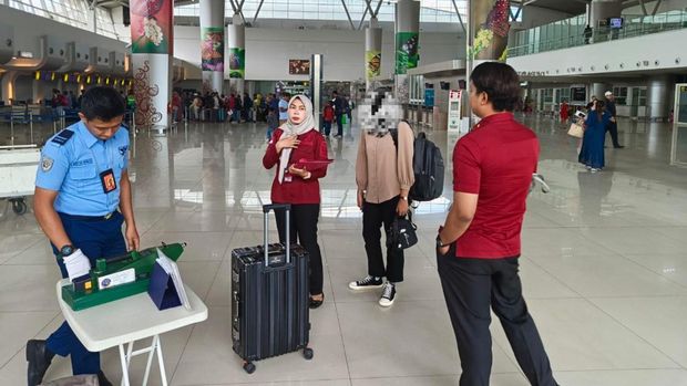 Imigrasi Blitar deportasi WN Singapura