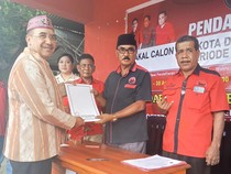 Petahana Jefri Riwu Kore Daftar Calon Wali Kota Kupang ke PDIP