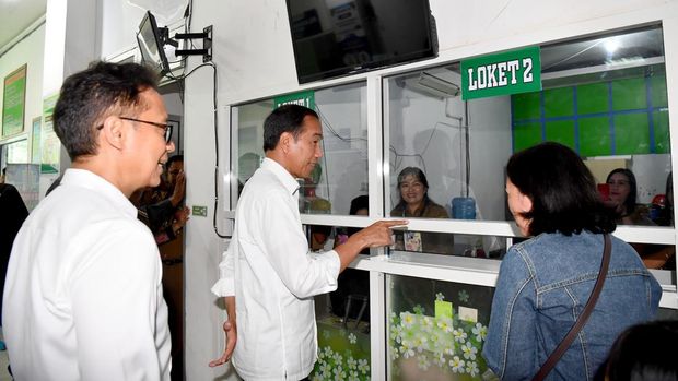 Jokowi kunjungi Pasar Tumpah hingga RSUD Kondosapata di Mamasa, Sulbar.