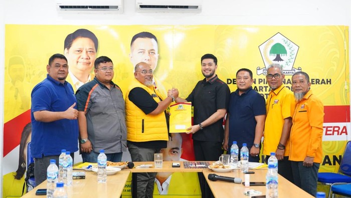 Ketua DPD Partai Hanura, Sumut, El Adrian Shah mendaftarkan diri sebagai bakal calon (balon) Wali kota Medan ke Partai Golkar. (Istimewa)