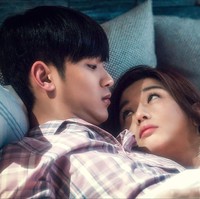 Kim Soo Hyun juga tak kalah mesra dengan Jun Ji Hyun dalam drama Korea My Love From The Star. Pasangan yang terpaut 7 tahun itu sempat digosipkan pacaran. Foto: Instagram