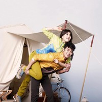 Setelah membintangi Dream High, Kim Soo Hyun dan Suzy memenangkan penghargaan ‘Best Couple’ di KBS Drama Awards. Keduanya juga dipasangkan sebagai model brand fashion BEANPOLE. Terkait rumor pacaran mereka, Kim Soo Hyun menyebut Suzy sudah seperti adiknya. Foto: Instagram