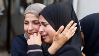 Sekitar 80% warga terpaksa meninggalkan rumah mereka dan mengungsi ke tempat-tempat yang dinilai lebih aman.  