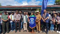Menurutnya Kabupaten Alor yang disebut pulau yang menyimpan seribu keindahan alam dan budaya yang tak ternilai harus tetap di jaga.