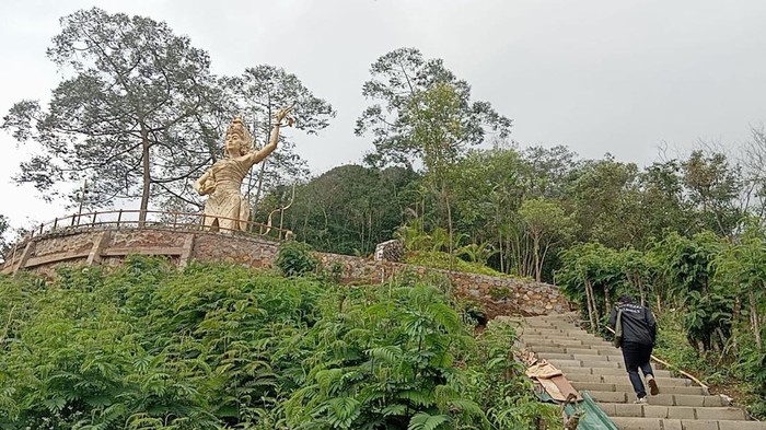 Duduk Perkara Patung Dewi Kencana di Puncak yang Ditolak Warga