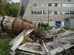 Penampakan Menara TV Runtuh di Kharkiv Usai Serangan Rudal Rusia