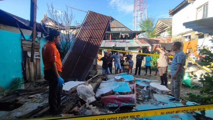 Polisi Selidiki Ambruknya Tembok Rumah Tewaskan 2 Bocah-1 Kritis di Polman