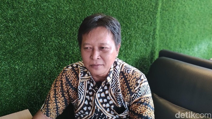 Politisi PDIP, Supriyadi saat ditemui di rumah makan, Jalan Menteri Supeno, Semarang.