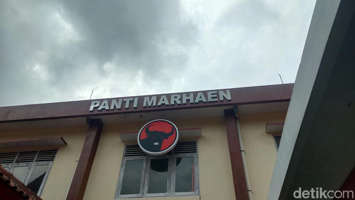 Sekretariat DPC PDIP Kulon Progo, Panti Marhaen, Pengasih, Kulon Progo, Selasa (23/4/2024)