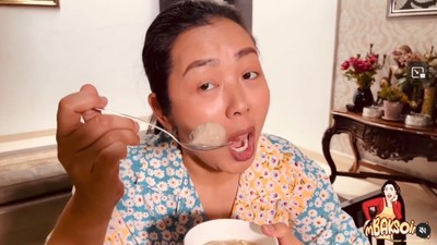 Serunya Soimah Saat Jualan Bakso hingga Makan Sate Lesehan