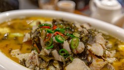 Asalnya dari Sichuan, Sup Ikan Kuah Asin Kini Populer di Indonesia