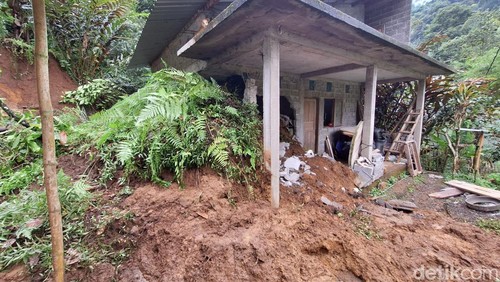 Tanah longsor di Tabanan.