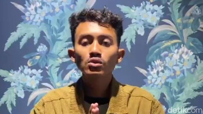 TikToker Galih Loss meminta maaf soal konten tebak-tebakan hewan.