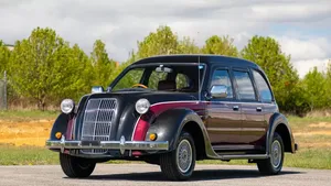 Mobil Langka Nih! Potret Toyota Classic yang Jadul Tapi Modern