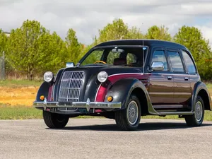 Mobil Langka Nih! Potret Toyota Classic yang Jadul Tapi Modern