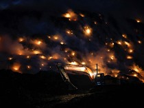 TPA Terbakar, New Delhi Tertutup Kabul Tebal